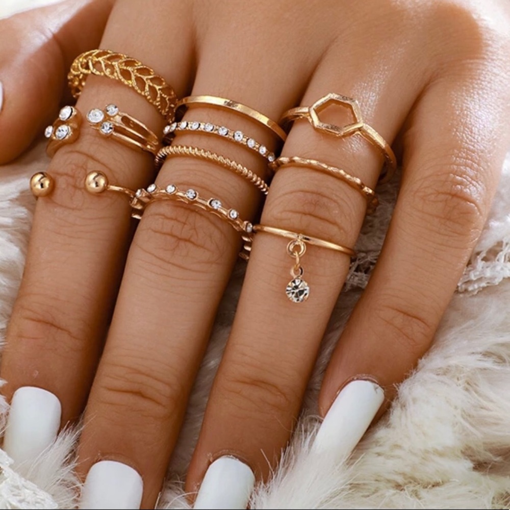 8 piece gold ring set